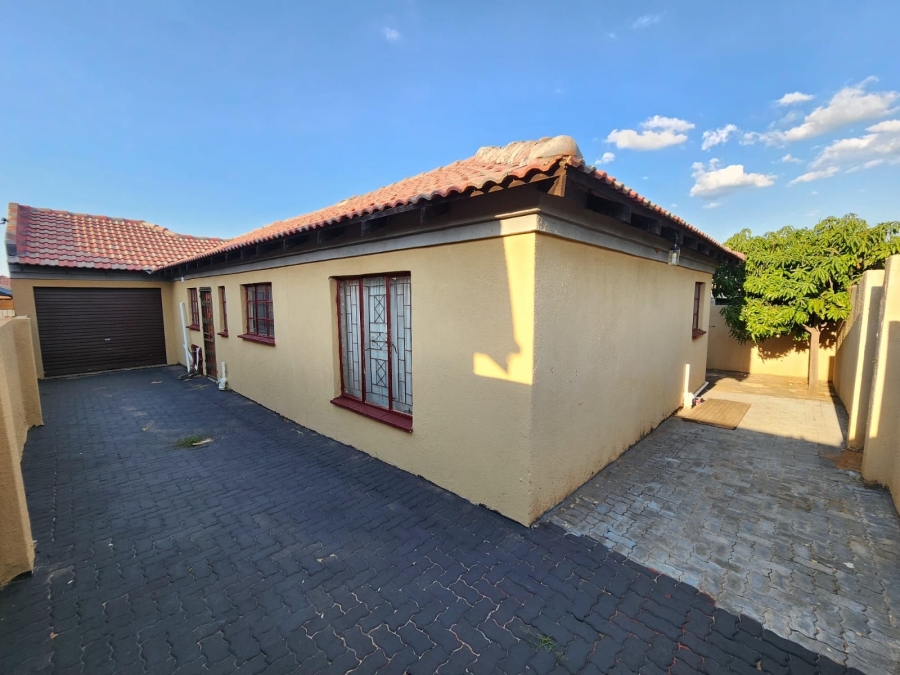 3 Bedroom Property for Sale in Tlhabane West North West